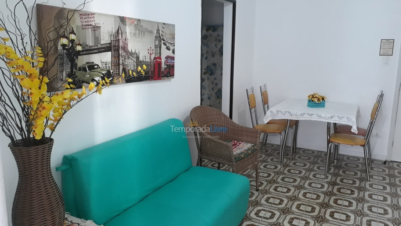 Apartamento para aluguel de temporada em Guarujá (Pitangueiras)