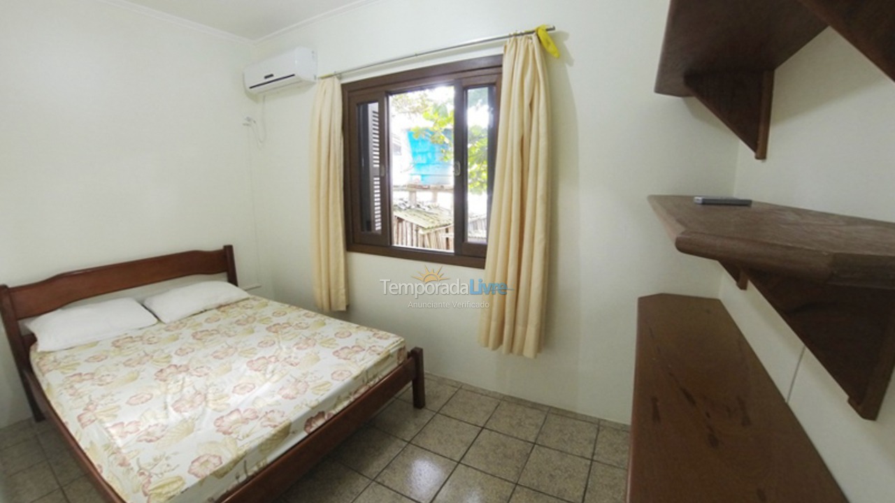Casa para alquiler de vacaciones em Bombinhas (Praia de Bombas)