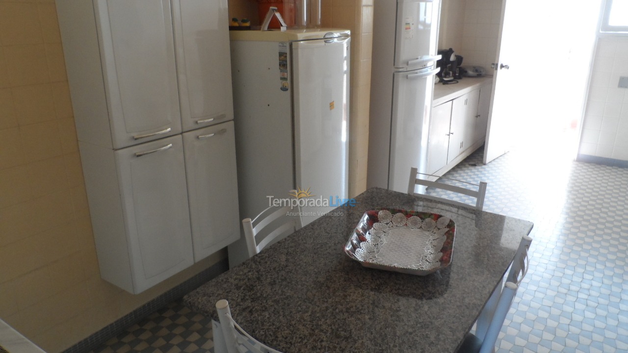 Apartamento para aluguel de temporada em Guarujá (Pitangueiras)