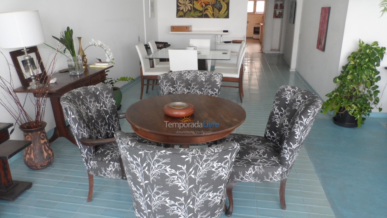 Apartamento para aluguel de temporada em Guarujá (Pitangueiras)