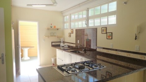 Comfortable house for 8 people 60 meters from the sea!