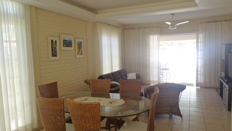 Comfortable house for 8 people 60 meters from the sea!