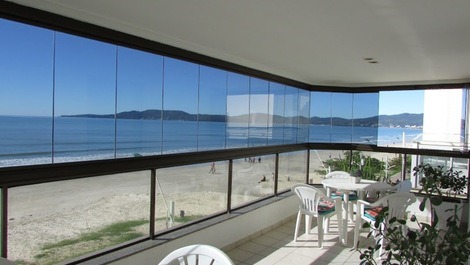 Ocean Front Condo Meia Praia Itapema