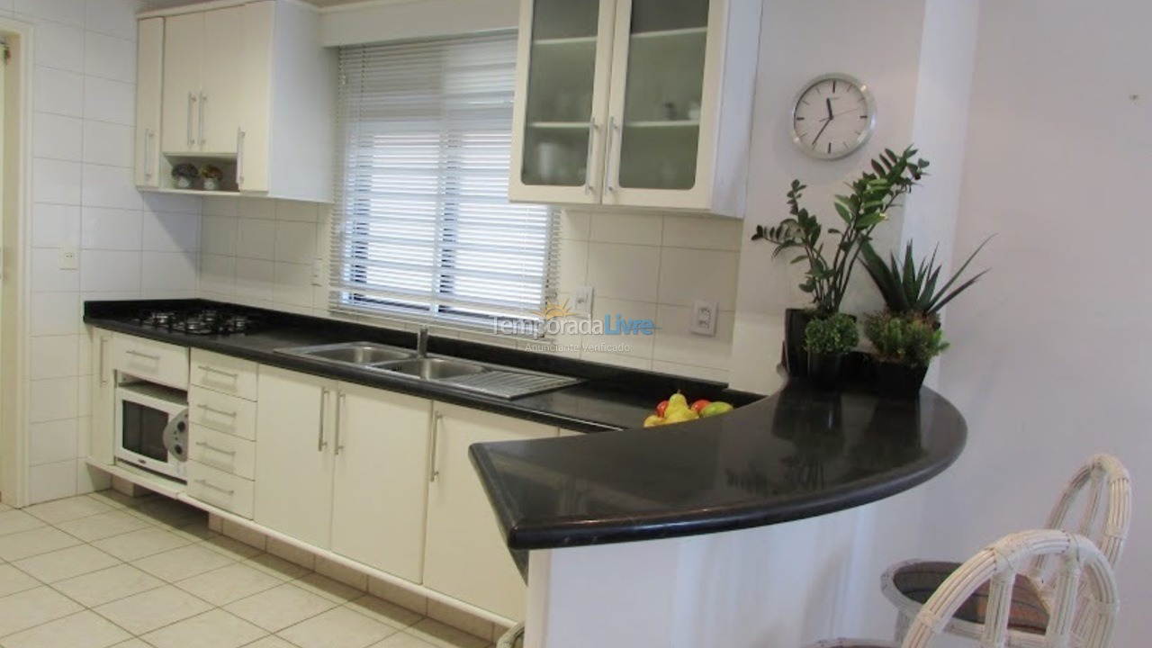 Apartment for vacation rental in Itapema (Meia Praia)