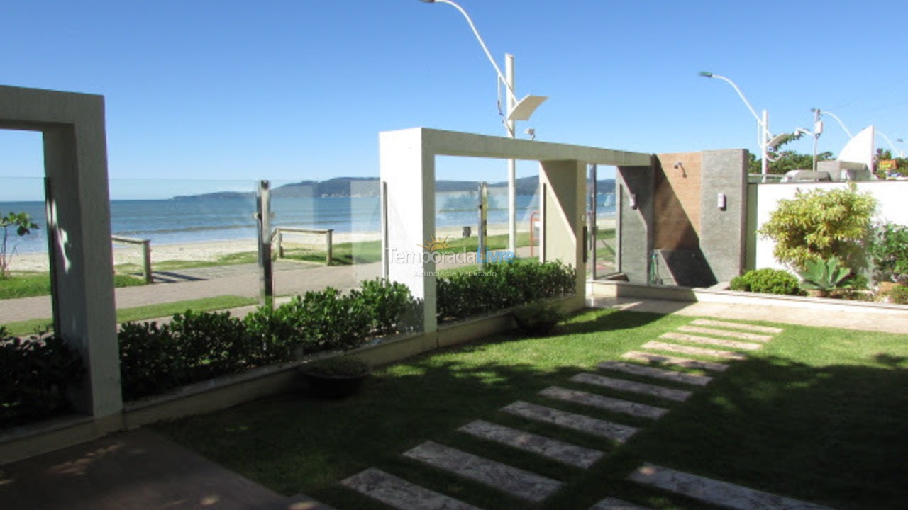 Apartment for vacation rental in Itapema (Meia Praia)