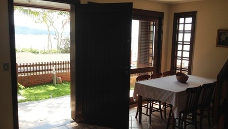 034B Apartamento Beira Mar