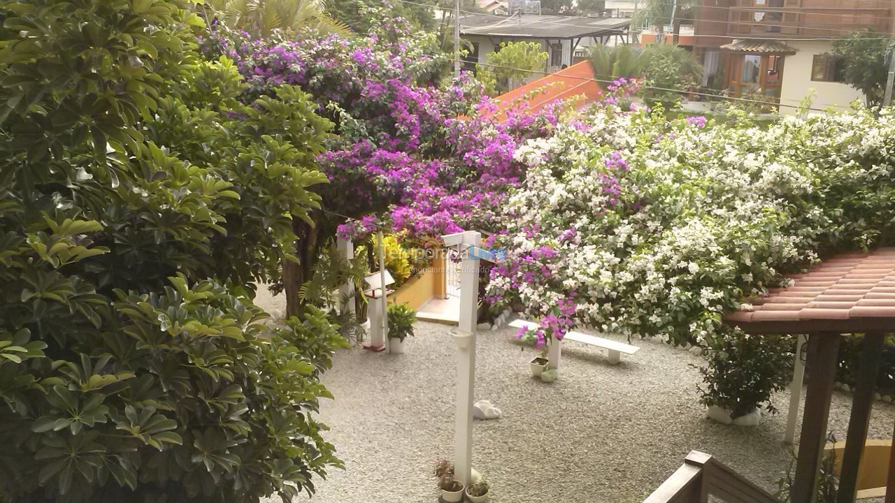 Casa para aluguel de temporada em Bombinhas (Praia de Bombas)