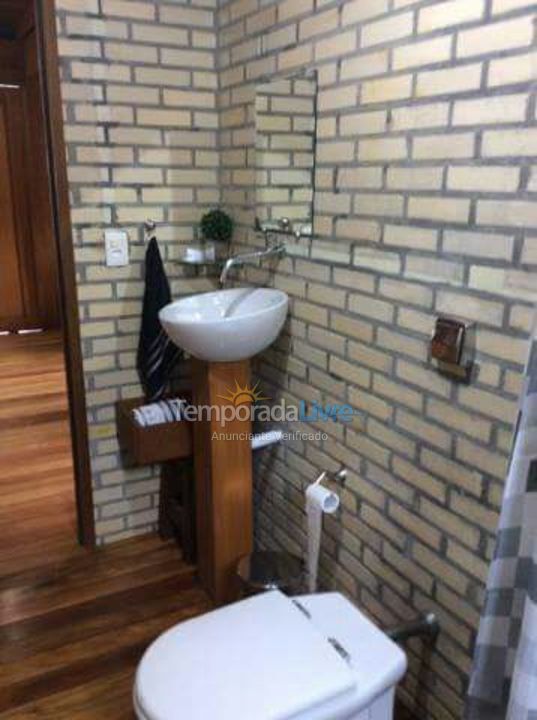 Casa para aluguel de temporada em Florianopolis (Praia dos Ingleses)