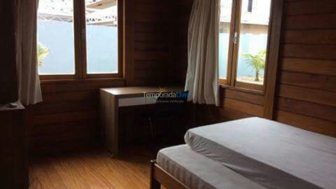 Casa para aluguel de temporada em Florianopolis (Praia dos Ingleses)