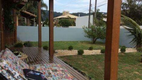 A casa com 4 quartos praia do ingleses. Alquiler Vacaciones