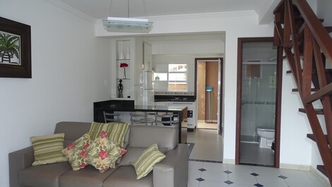 SOBRADO hermanada con 02 habitaciones Mariscal