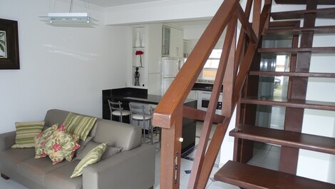 SOBRADO hermanada con 02 habitaciones Mariscal