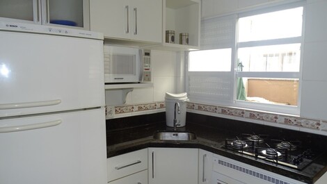 SOBRADO hermanada con 02 habitaciones Mariscal