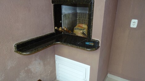 SOBRADO hermanada con 02 habitaciones Mariscal