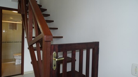 SOBRADO hermanada con 02 habitaciones Mariscal