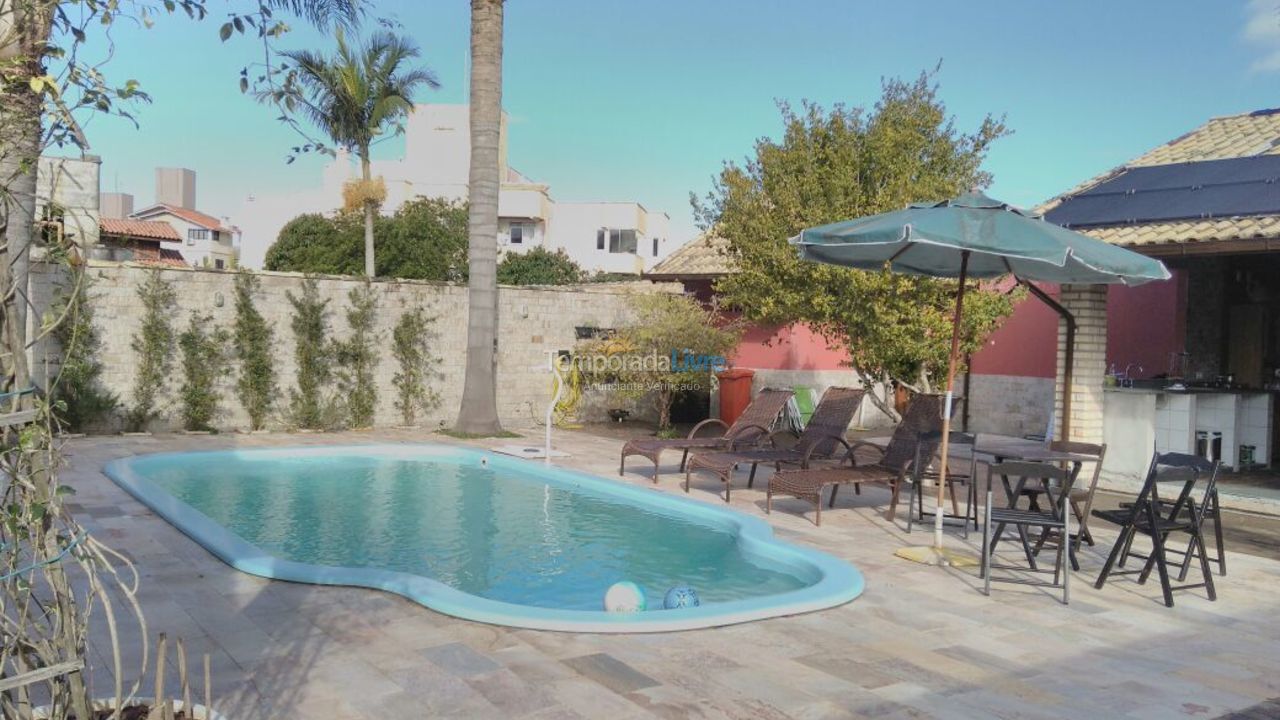 Casa para aluguel de temporada em Florianopolis (Praia dos Ingleses)