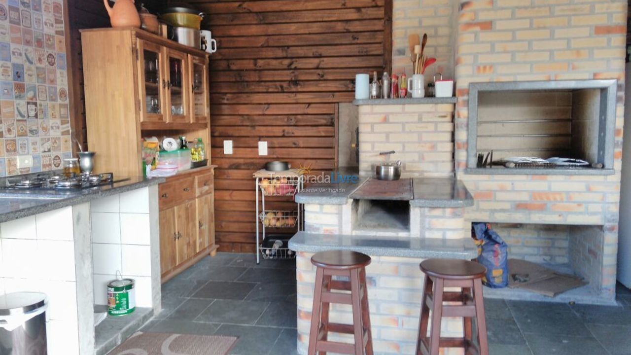 Casa para aluguel de temporada em Florianopolis (Praia dos Ingleses)