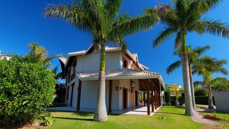 Espectacular Mansión 7 suites, 30 personas, piscina climatizada, a 50m del mar