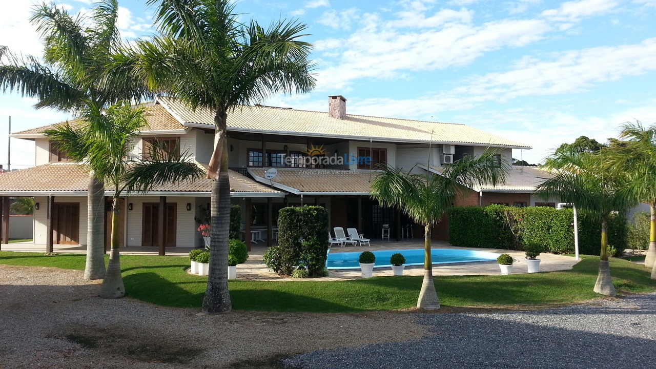 Casa para alquiler de vacaciones em Bombinhas (Canto Grande)