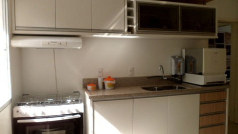 Excelente casa de 04 habitaciones (02 suites), a 250m de la playa.