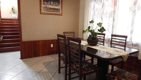 HOUSE WITH SWIMMING POOL ON THE BEACH OF ENGLISH