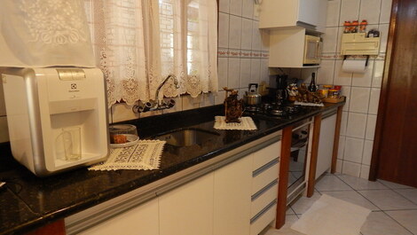 HOUSE WITH SWIMMING POOL ON THE BEACH OF ENGLISH