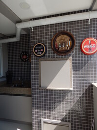 APARTAMENTO 3 QUARTOS NOS INGLESES, COM PISCINA e QUADRA DE TENIS