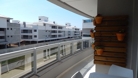 APARTAMENTO 3 QUARTOS NOS INGLESES, COM PISCINA e QUADRA DE TENIS