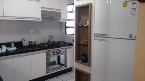 Apt of 02 dormitories being a suite one block from the sea.