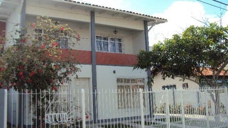 House with four bedrooms for season, in the center of Canasvieiras