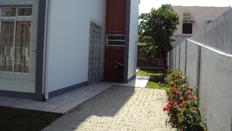 House with four bedrooms for season, in the center of Canasvieiras