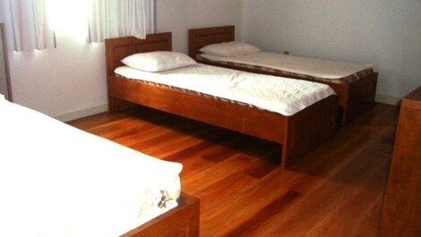 House with four bedrooms for season, in the center of Canasvieiras