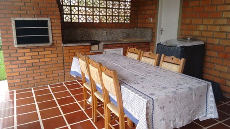 Casa en condominio a 250 metros del mar.