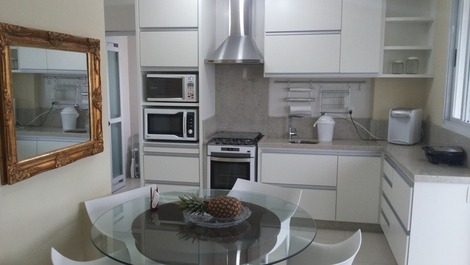 Lermoso departamento de 02 habitaciones, piscina - Playa de los Ingleses.