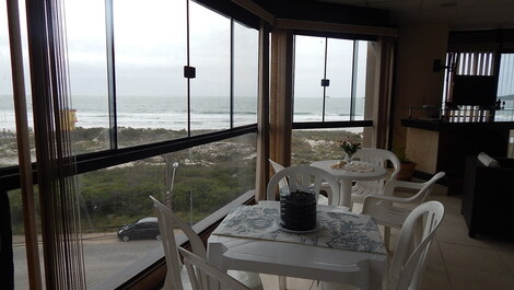 sala com vista panorâmica  