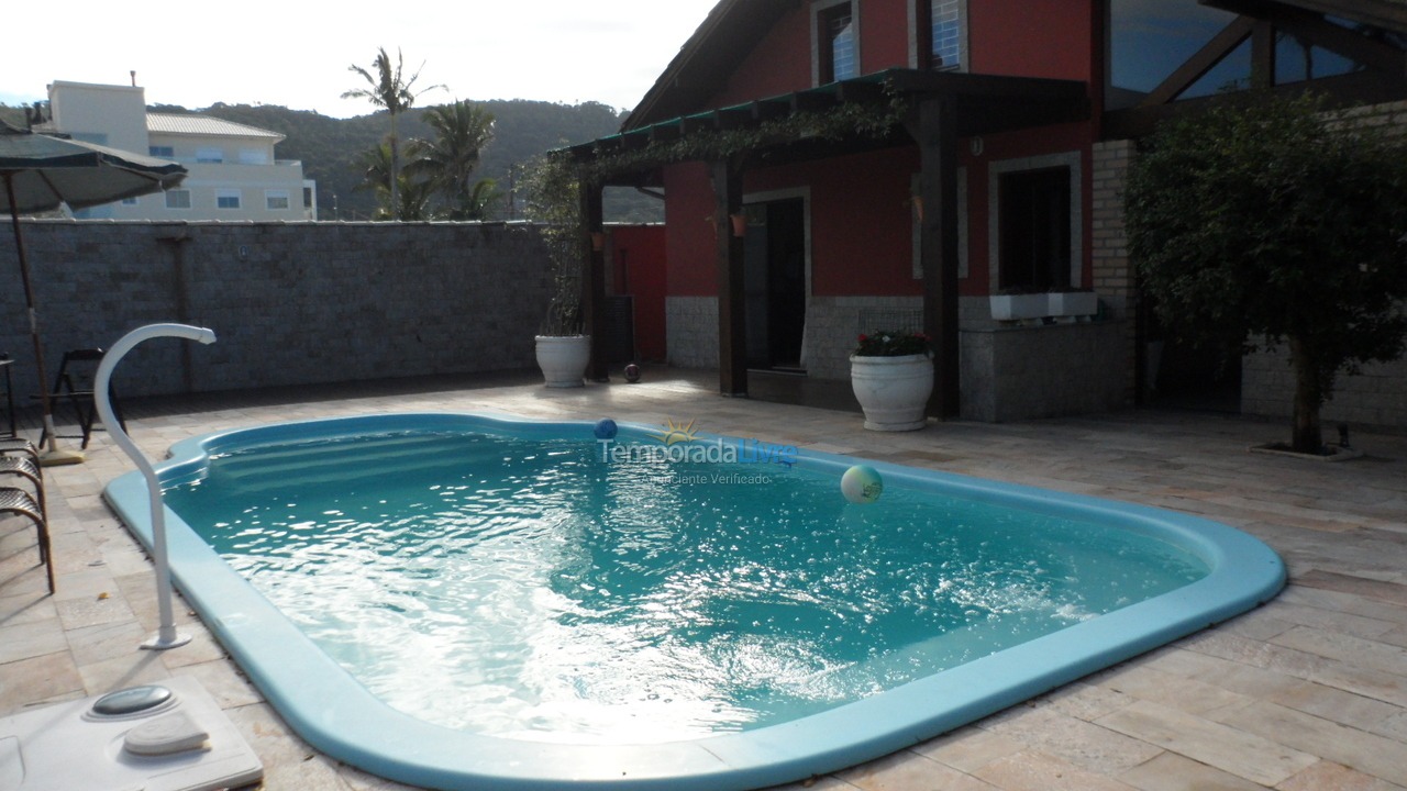 Casa para aluguel de temporada em Florianopolis (Praia dos Ingleses)