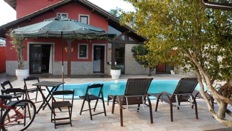 ÓTIMA CASA 2 ANDARES C PISCINA P 12 PESSOAS A 500M DO MAR DOS INGLESES