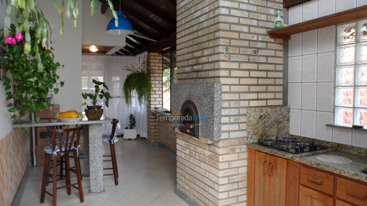 Casa para aluguel de temporada em Florianopolis (Praia dos Ingleses)