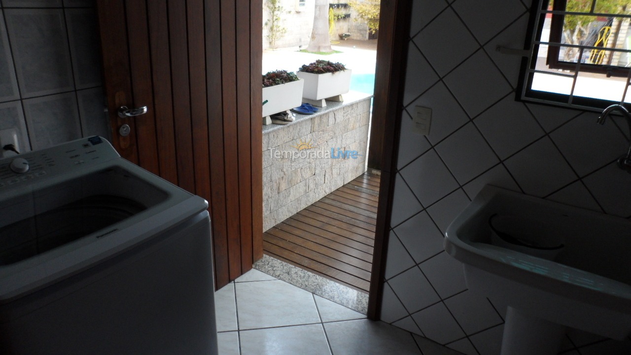 Casa para aluguel de temporada em Florianopolis (Praia dos Ingleses)