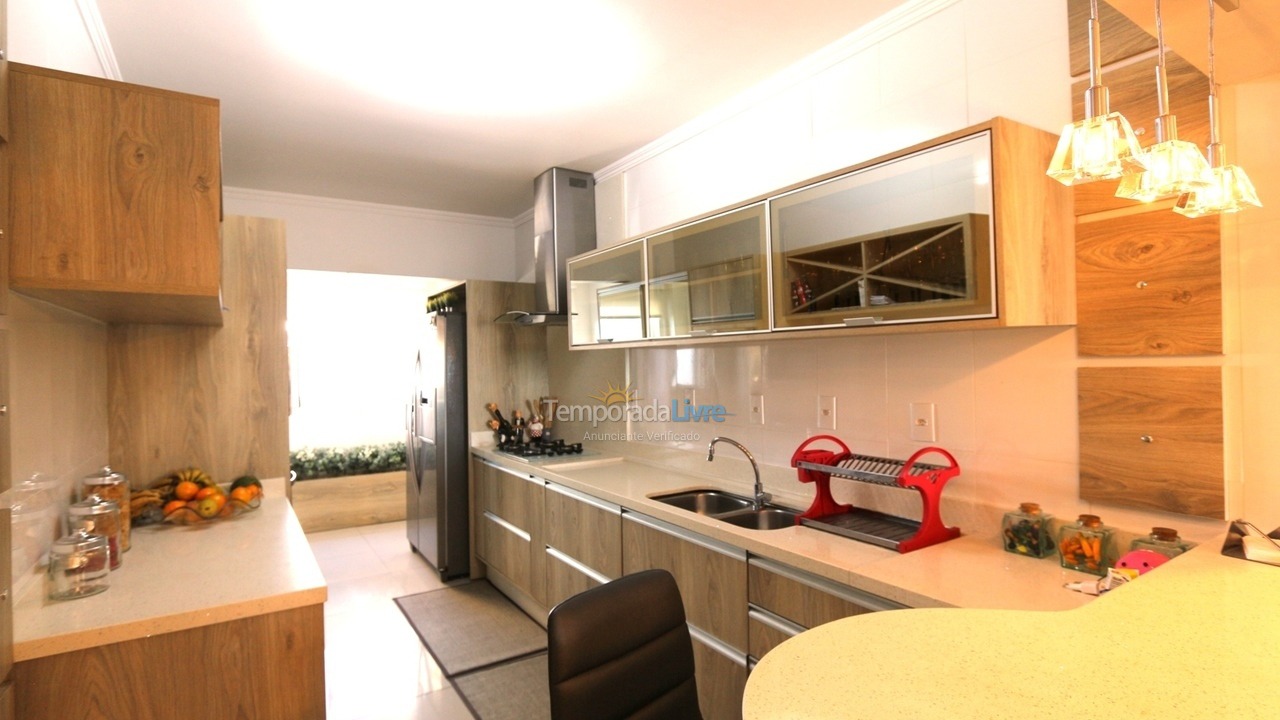 Apartamento para aluguel de temporada em Balneário Camboriú (Barra Sul)