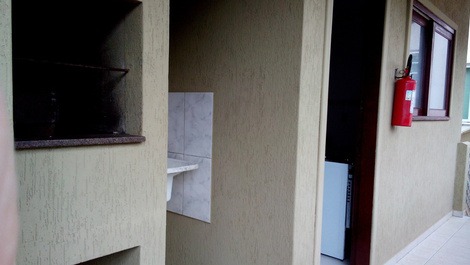 Apartamento a 30 metros do Mar na Praia de 4 Ilhas!