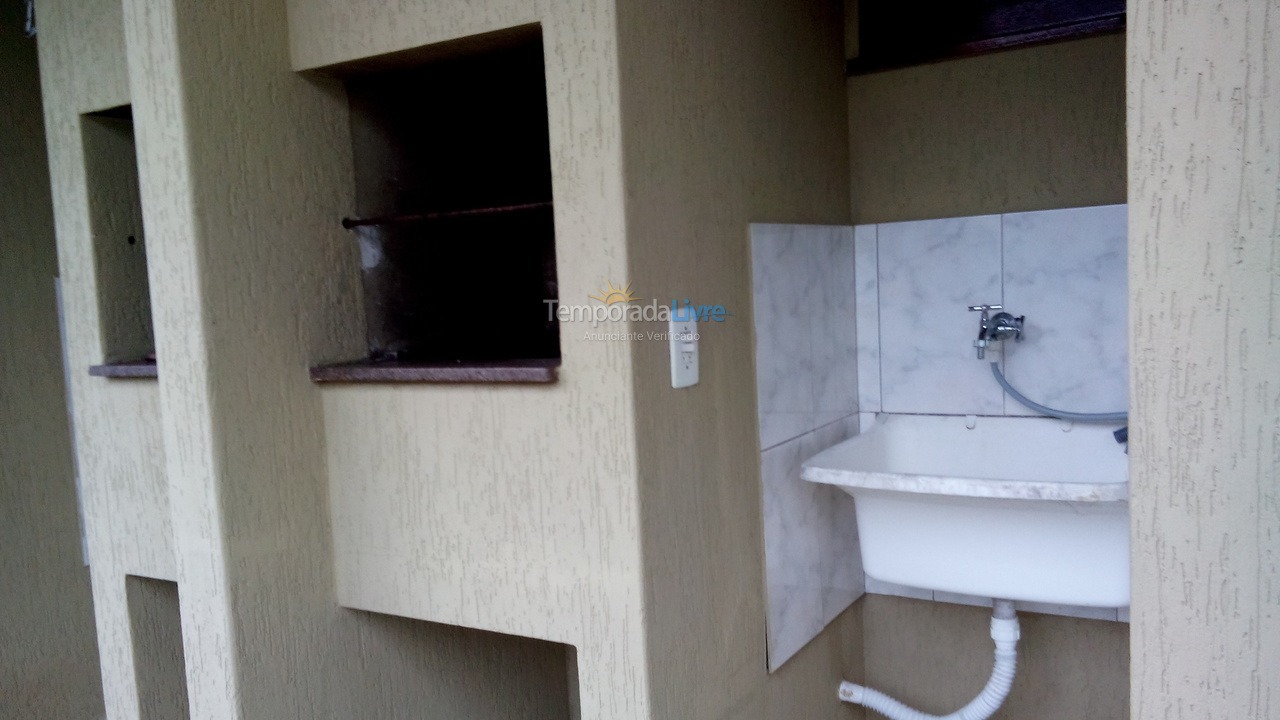Apartamento para aluguel de temporada em Bombinhas (Praia de Quatro Ilhas)