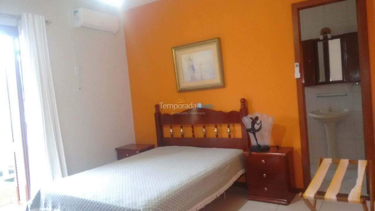 Apartamento para aluguel de temporada em Bombinhas (Praia de Quatro Ilhas)