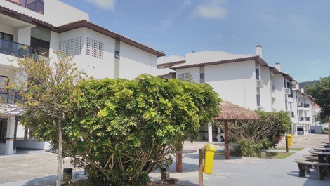 Apt of 02 dormitories being a suite one block from the sea.