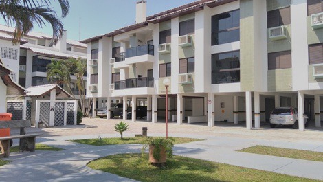 Apt of 02 dormitories being a suite one block from the sea.