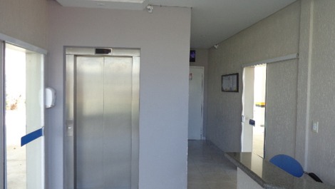 GRAN KITINET A 150M DEL MAR, AC, WIFI, EDIFICIO CON ELEVADOR