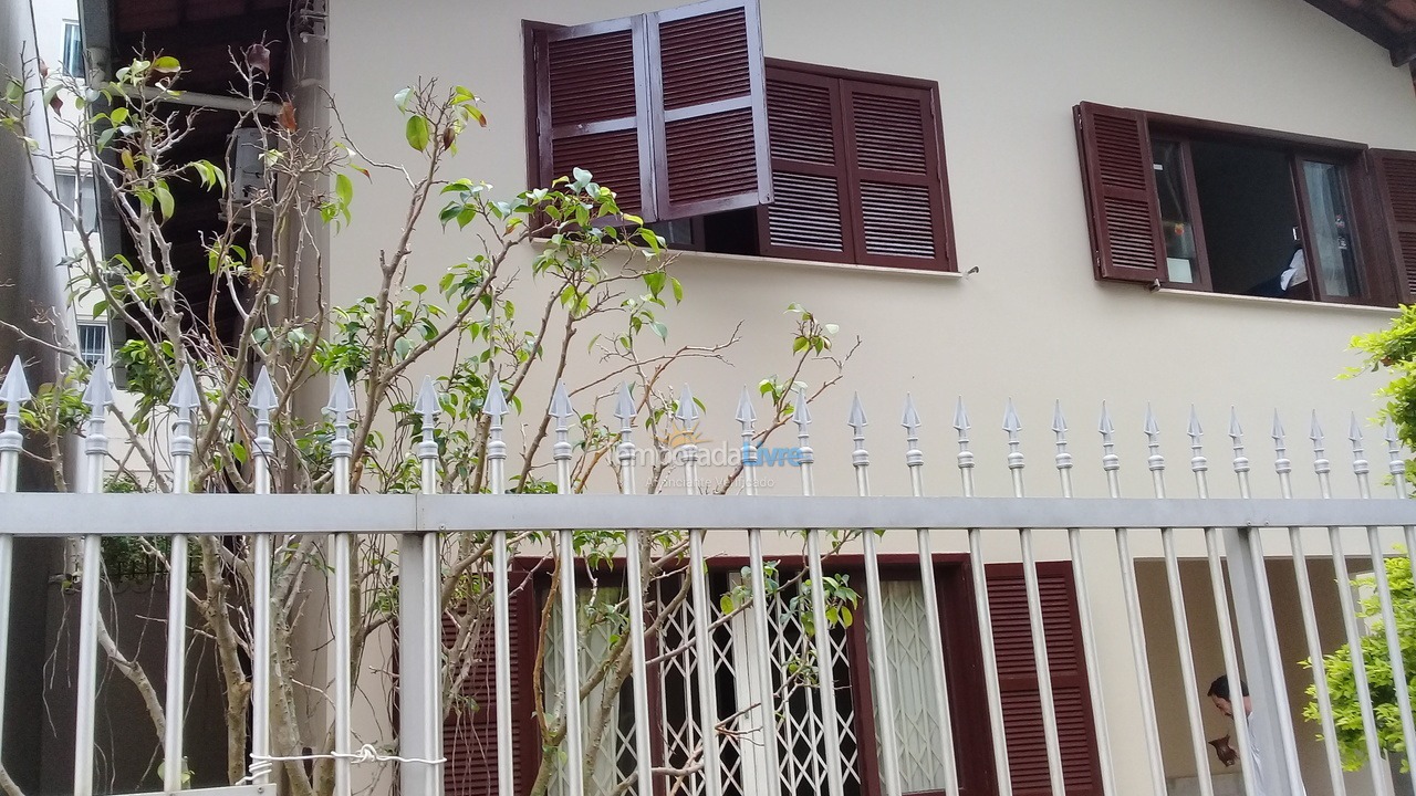 House for vacation rental in Itapema (Meia Praia)