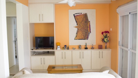 Apartamento en la salida directa británica en el mar