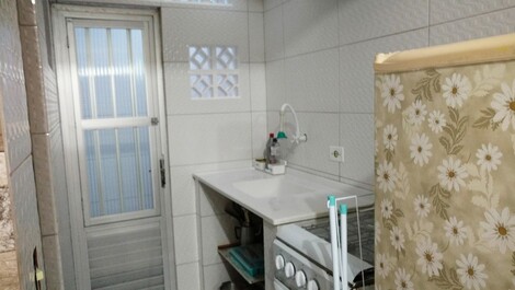 Equipada com geladeira fogão microondas