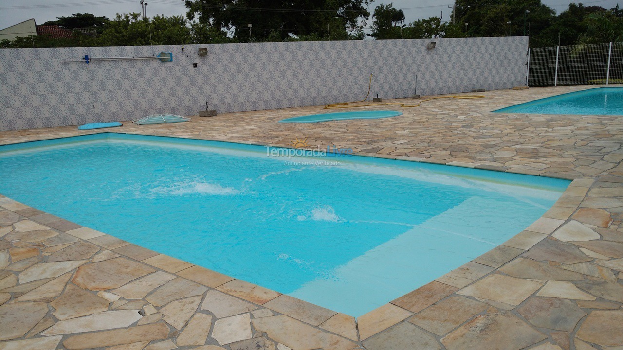 Casa para alquiler de vacaciones em Matinhos (Flamingo)